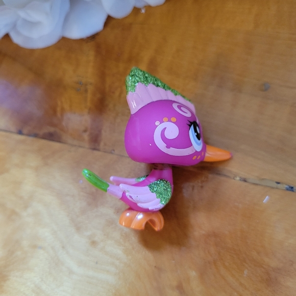 Littlest Pet Shop LPS #2340 Woodpecker Bird Pink Green Glitter Purple Eyes 2009 - Picture 9 of 11